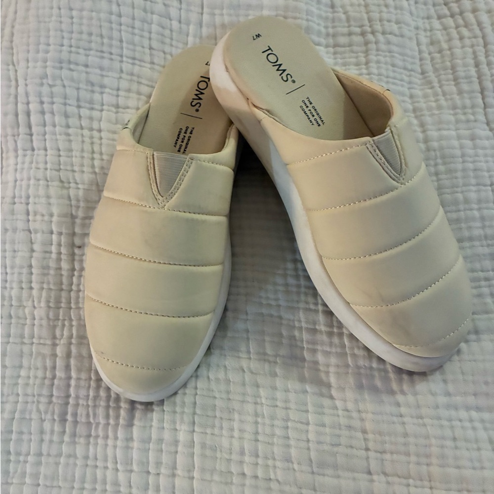 Toms Cream Slippers 7